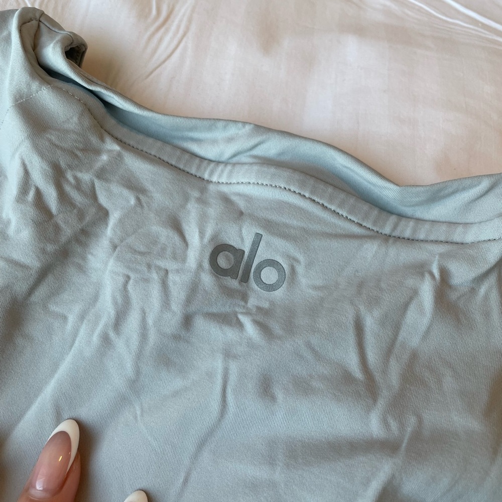 NEW ALO Yoga idol men’s crew neck ( workout )
